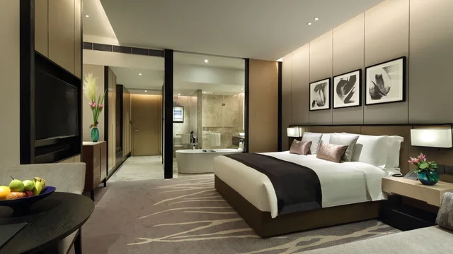 غرفة كلاسيكية بسرير كينج مع دخول صالة النادي، InterContinental Shanghai Hongqiao NECC, an IHG Hotel 7/10