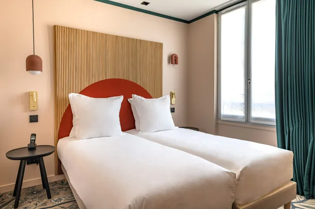 غرفة سوبيريور بسرير كوين، O.lysee Hotel 2/3