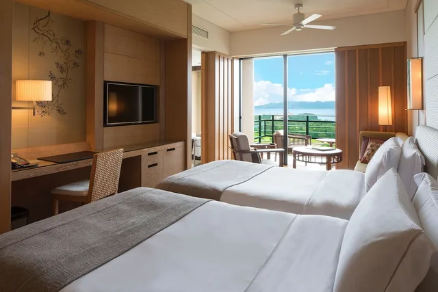 غرفة ديلوكس بسريرين مزدوجين بشرفة، The Ritz Carlton Okinawa 5/10