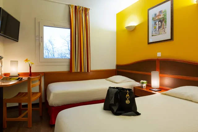 غرفة قياسية بسريرين منفصلين، B&B HOTEL Strasbourg Nord Mundolsheim 1/3