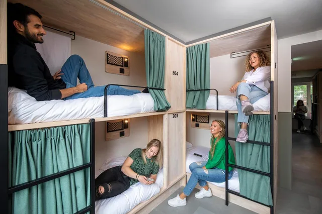 Mixed Dorm, 20 Beds، Amigo Hotel 4/7