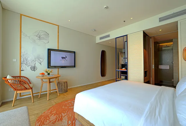 غرفة ديلوكس بسرير مزدوج بإطلالة على البحر، TTC Resort Van Phong Bay 4/5