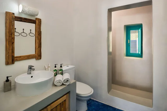 جناح بإطلالة على البحر بغرفتي نوم بجاكوزي، Nissia Apartments 2/2