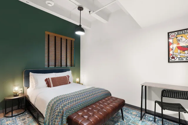 Full Express، Hotel Nell Union Market 2/2