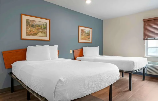 غرفة بسريرين مزدوجين بمطبخ، Studio 6 Extended Stay Cincinnati Sharonville OH 3/7