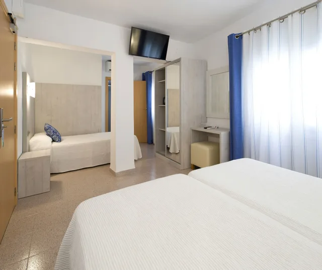 غرفة ثلاثية بثلاثة أسرّة، Roca Hostal 1/6