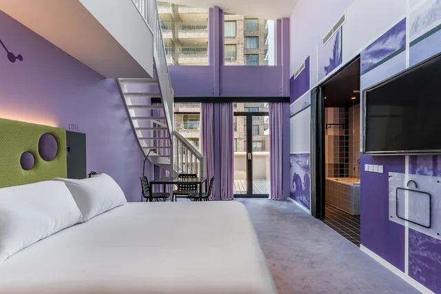 غرفة عائلية بسرير كينج وسريرين منفصلين بشرفة، RoomMate Bruno 4/5