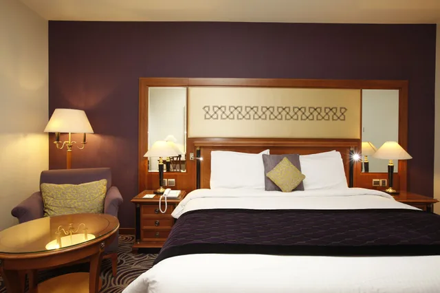 جناح بسرير كينج بغرفة نوم واحدة بمنطقة جلوس، هوليداي إن تبوك(Holiday Inn Tabuk) 9/10