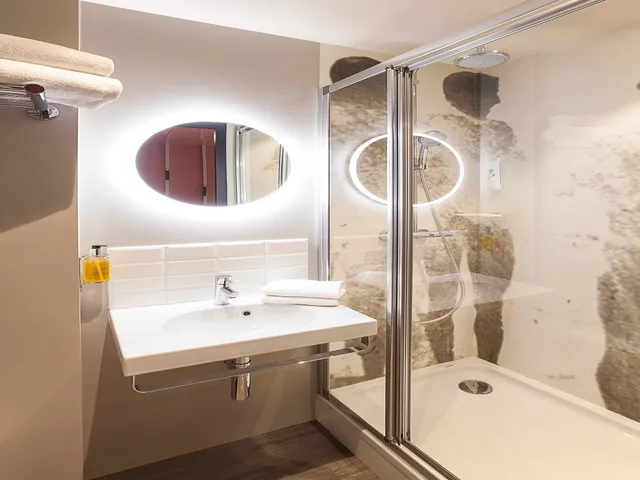 غرفة قياسية بسريرين منفصلين، Ibis Styles Paris 16 Boulogne 7/8