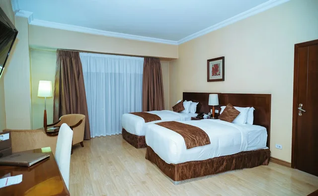 غرفة قياسية بسريرين منفصلين، Capital Hotel And Spa 5/10