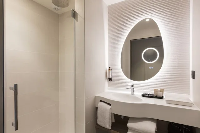 غرفة قياسية بسريرين منفصلين، Hotel OstOria, BW Signature Collection 6/6