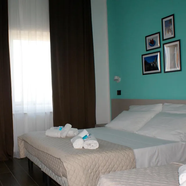 Room, Triple, Lateral Side Sea View، Hotel Palazzo Caveja 1/5