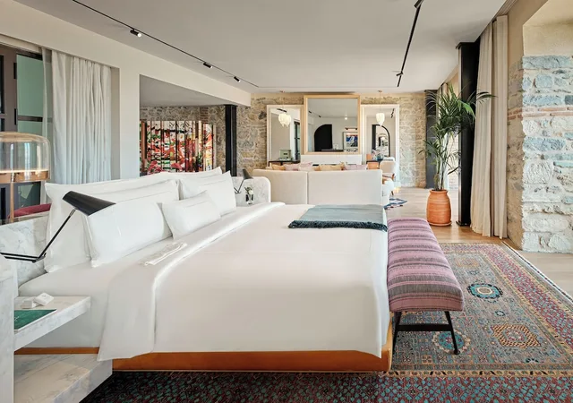 جناح بسرير مزدوج وسريرين منفصلين، Aliee Istanbul - A Paris Society Collection Hotel 1/5