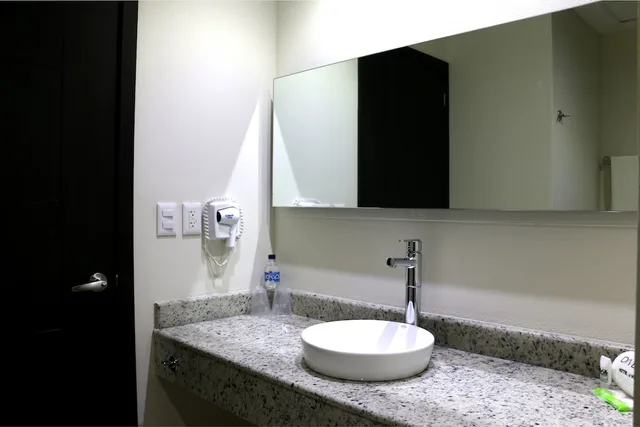 جناح ديلوكس بسرير كينج بحوض جاكوزي، Diverxo Hotel Villas 4/4