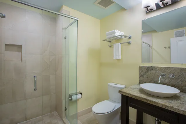 Private, King and Twin Beds، Nyah Key West Adult Only 3/3