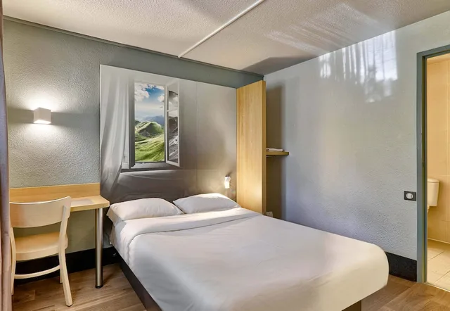 غرفة بسرير مزدوج لذوي الإعاقة، B&B Hotel Clermont Ferrand Le Brezet Aeroport 1/3