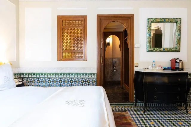 جناح ديلوكس بسرير كوين، Palais Faraj Suites And Spa 3/4