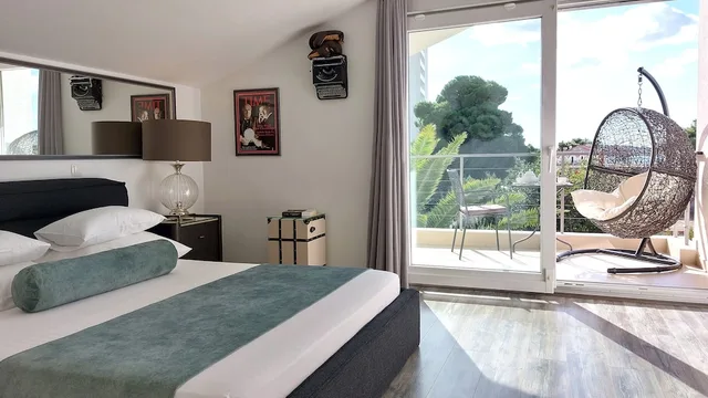 غرفة بريميوم بسرير كوين بشرفة بإطلالة جزئية على البحر، Refresh Boutique Apartments 3/10