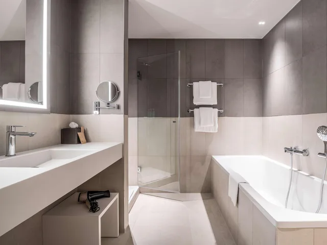 جناح عائلي بسرير كوين، Novotel Brugge Centrum 4/4