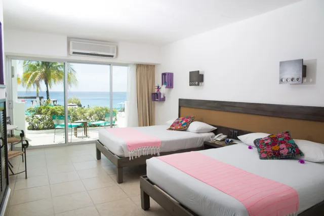 Ocean View Double, Hotel B Cozumel 2/2