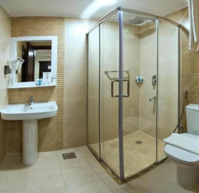 2 Bedrooms, Elite, Suite, Twin Beds, King Bed, 2 Bathrooms, Delights Inn 3/3