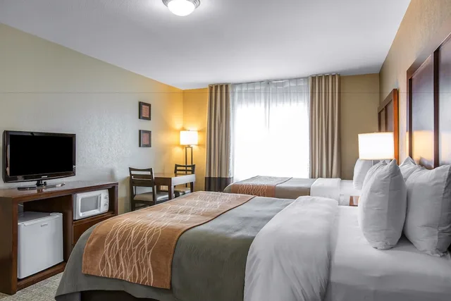 غرفة قياسية بسريرين كوين، Comfort Inn & Suites Ventura Beach 7/9