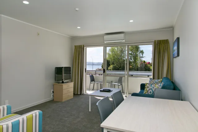 2 Bedrooms, Apartment, 1 Single and 2 Queen Beds, Lake View، Anchorage Resort 4/4
