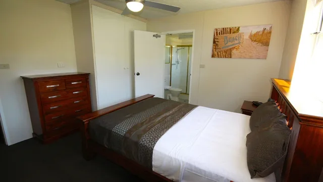3 Bedrooms, Garden, Apartment, Tradewinds Apartments 1/6