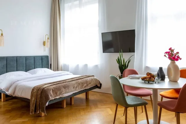 استوديو كلاسيكي بسرير كوين بإطلالة على المدينة بمطبخ صغير، Fragola Apartments Old Town 2/5