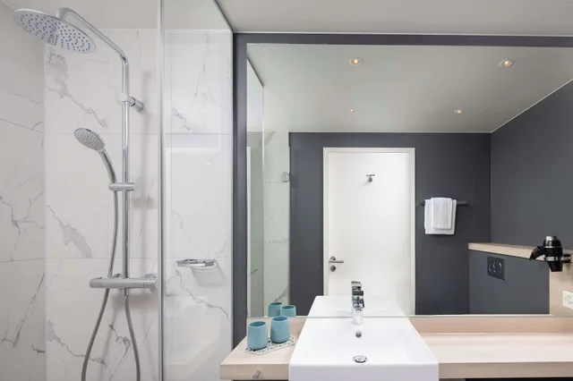 جناح استوديو بسرير كوين بشرفة، Radisson Hotel & Suites Zurich 9/10