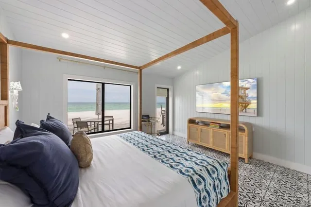 Luxury, King Bed, Beach Front، Anna Maria Island Inn 2/5