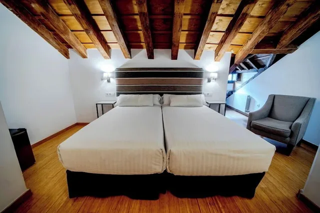 غرفة كومفورت بسريرين منفصلين، Hotel Simon 5/10