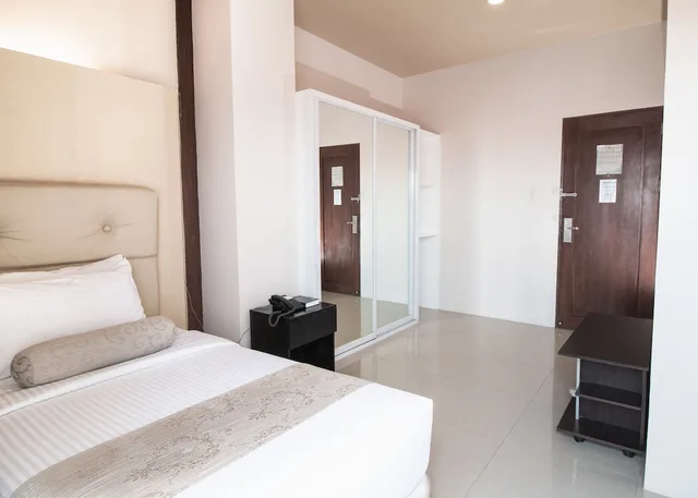 1 Bedroom, Deluxe, Twin Beds, Sierra Hotel 3/5