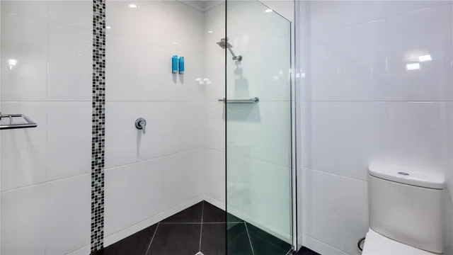 Super, Apartment, King Bed, Living Area, Kitchenette، Best Western Cattle City Motor Inn 3/4