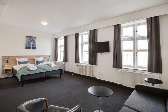 غرفة عائلية رباعية بسرير مزدوج مع أريكة، Hotel Ansgar Esbjerg 2/6