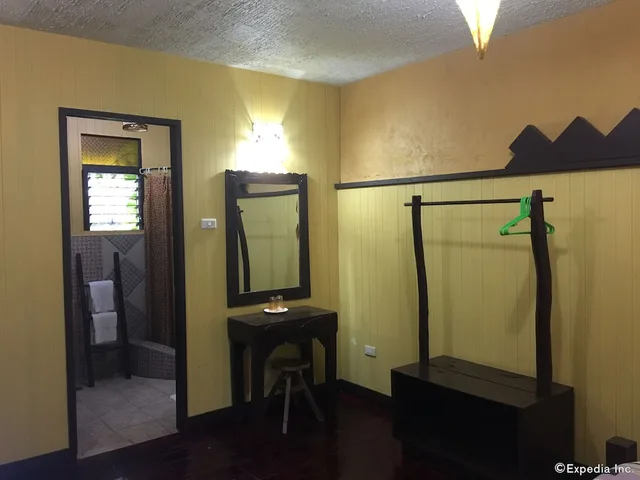 Garden, Bungalow, Double Bed، Bohol Bee Farm 2/2