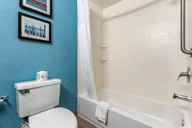 جناح بسريرين كوين، Comfort Suites Southport - Oak Island 4/4