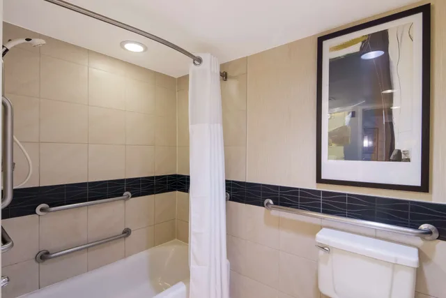 جناح لذوي الإعاقة، Sonesta ES Suites Chicago Downtown Magnificent Mile 3/3