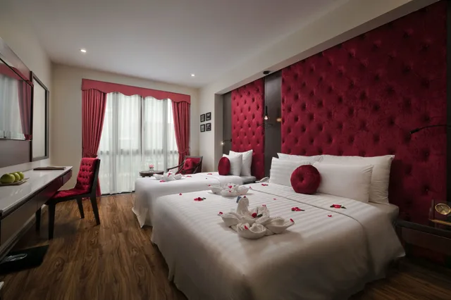 غرفة عائلية بسرير كوين وسرير فردي، Hanoi Legacy Hotel - Bat Su 1/4