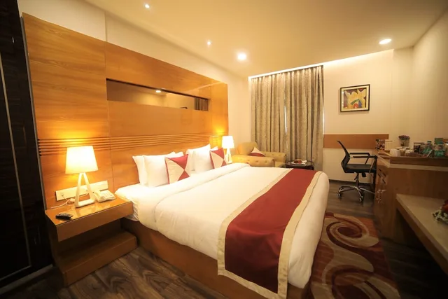 غرفة سوبيريور بسرير كينج، Hotel La New Delhi 2/6