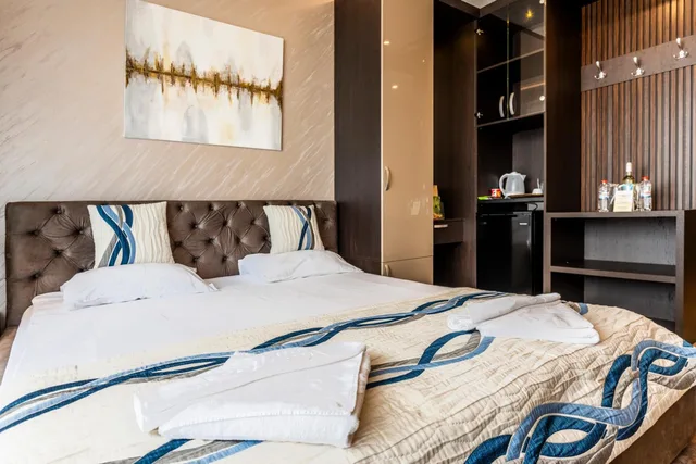 غرفة بسرير كينج بشرفة، Galeon Apart Complex 3/10