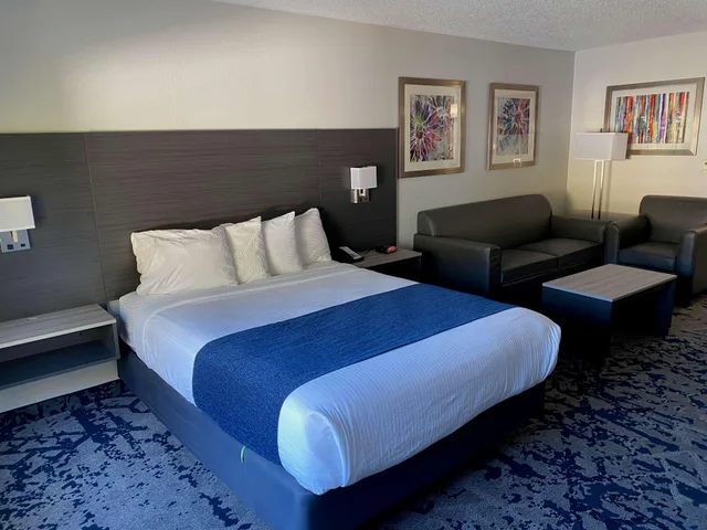 غرفة بسرير كوين، Best Western Allatoona Inn and Suites 2/7