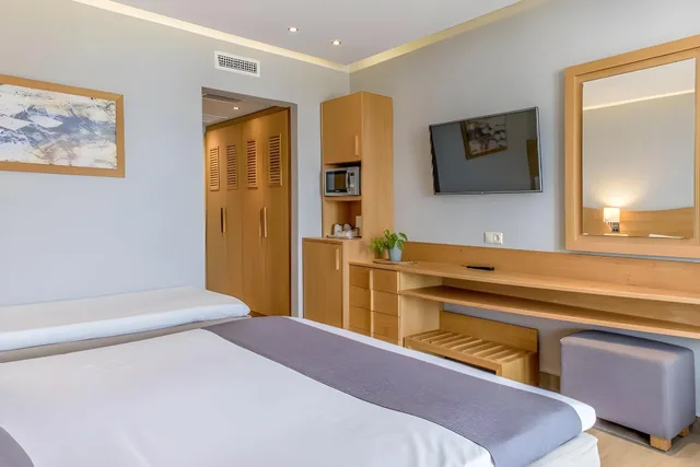 Double Room Superior Individual Pool، Lyttos Beach Hotel 1/1
