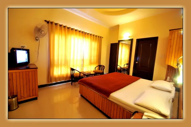 غرفة فاخرة بسرير كوين، Aachman Regency 10/10