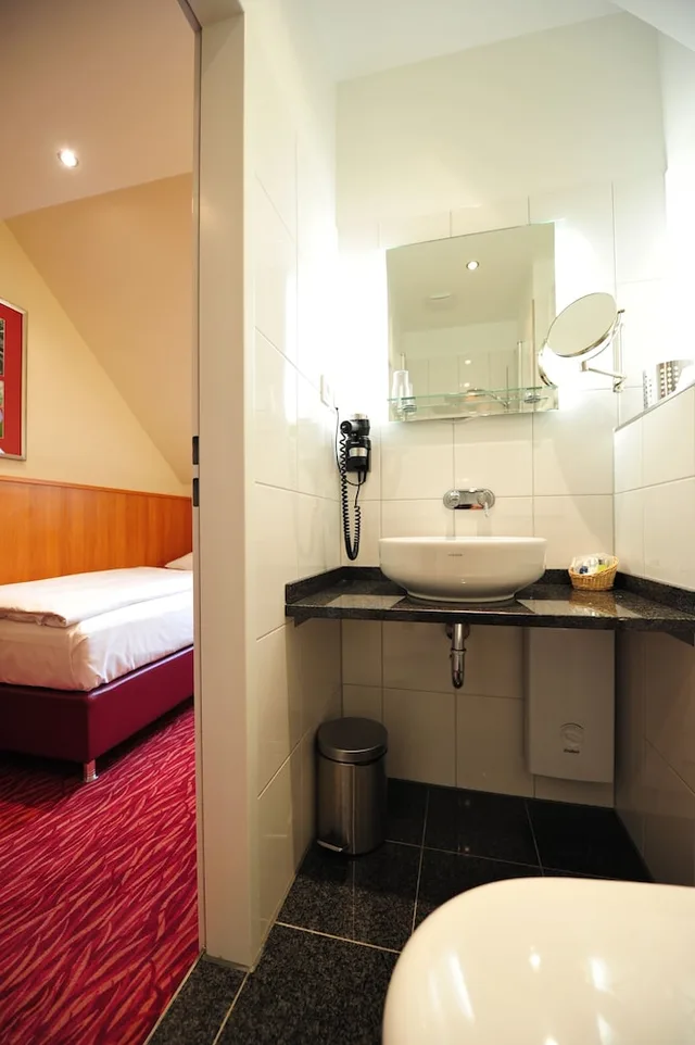 غرفة كومفورت مفردة بسرير فردي، Fruehlings Hotel 7/8
