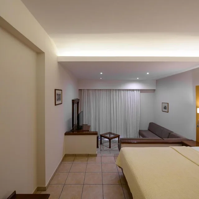 غرفة كلاسيكية بشرفة، Hotel Europa Olympia 4/7