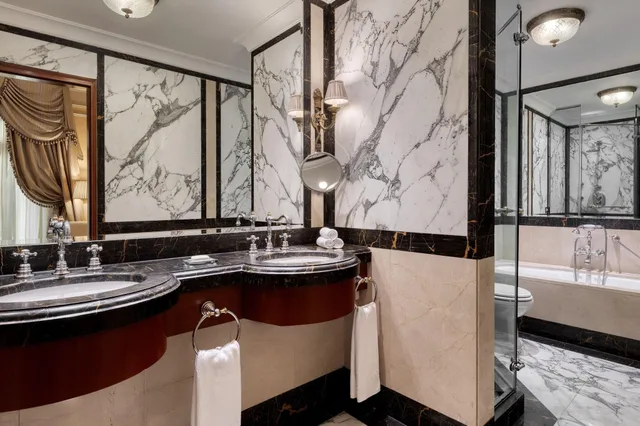 جناح غراند بسرير كينج بغرفة نوم واحدة، Hotel Grande Bretagne, a Luxury Collection Hotel, Athens 2/2