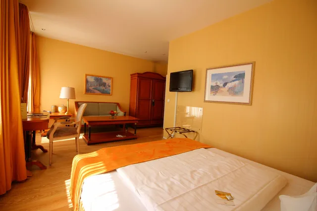 جناح جونيور بسرير كوين، Hotel Am Muhlenteich Schwelm 2/6
