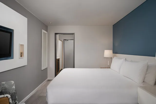 جناح جونيور بسرير كينج للمدخنين، Protea Hotel by Marriott Cape Town Sea Point 1/8