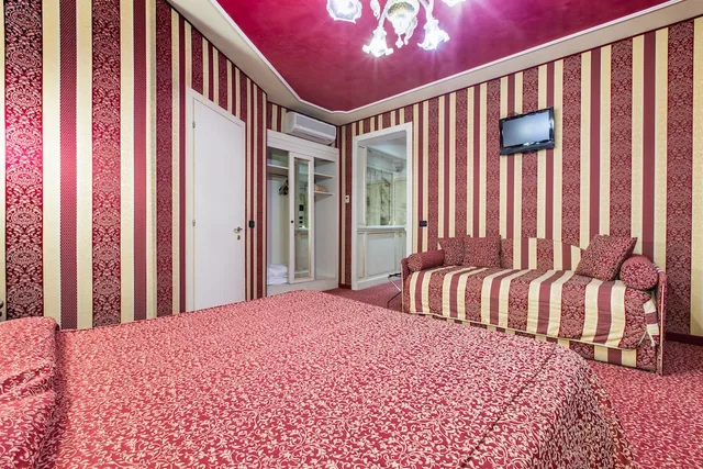 غرفة سوبيريور بسرير مزدوج بإطلالة على القناة، Hotel Alcyone 7/9